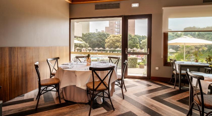 波尔沃阿德瓦尔津 Axis Vermar Conference & Beach Hotel 4星级 酒店 外观