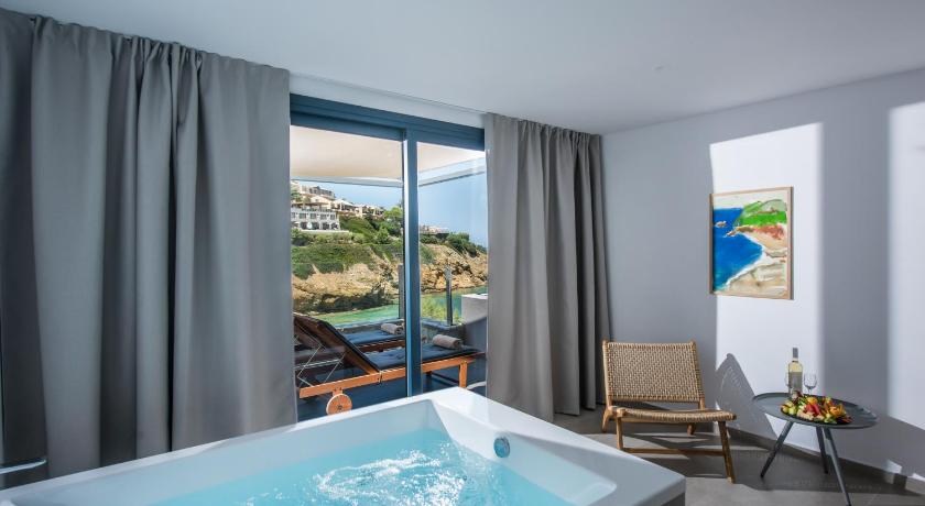 Image of Double Room with Spa Bath 3