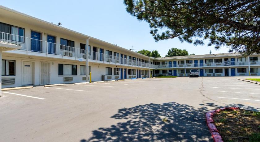 Motel 6-Redding, CA - Central