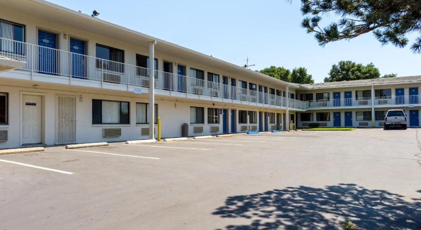 Motel 6-Redding, CA - Central