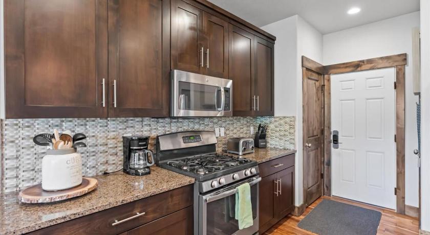 디어 마운틴 (UT) Hideout Haven 4BR 10 min from Deer Valley 4성급 숙소 스위트룸