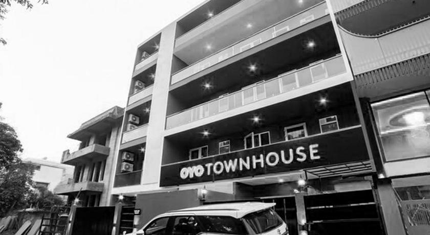 Townhouse 557 Near Golf course road – Gurgaon, NY