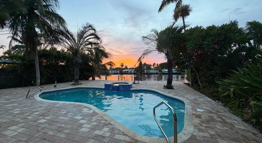 ポンパノビーチ (FL) Waterfront House few steps to the beach 5つ星 宿泊施設 レストラン