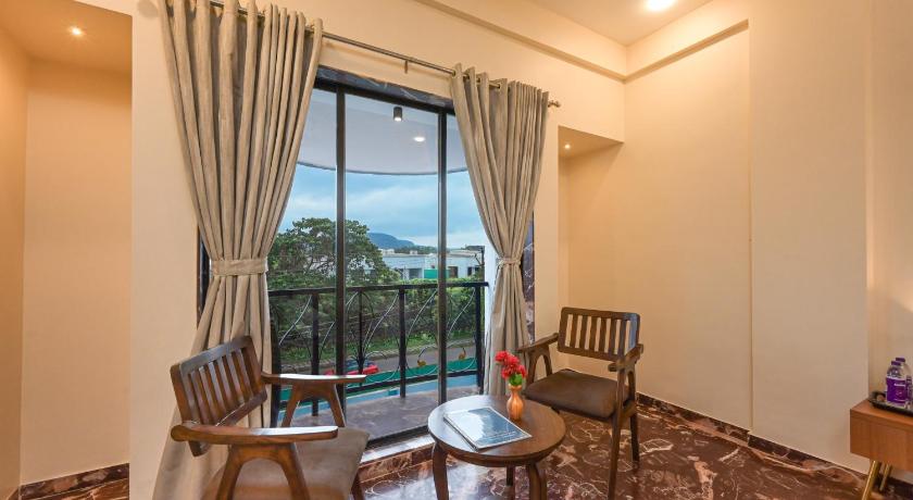 Image of Double Room with Pool View 4