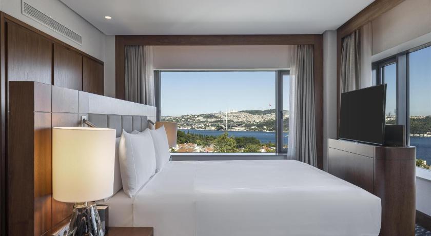 Immagine di 2 Bedroom Family Suite Bosp. View Lounge Acc. (2 bedroom family suite bosp. view lounge acc.) 1