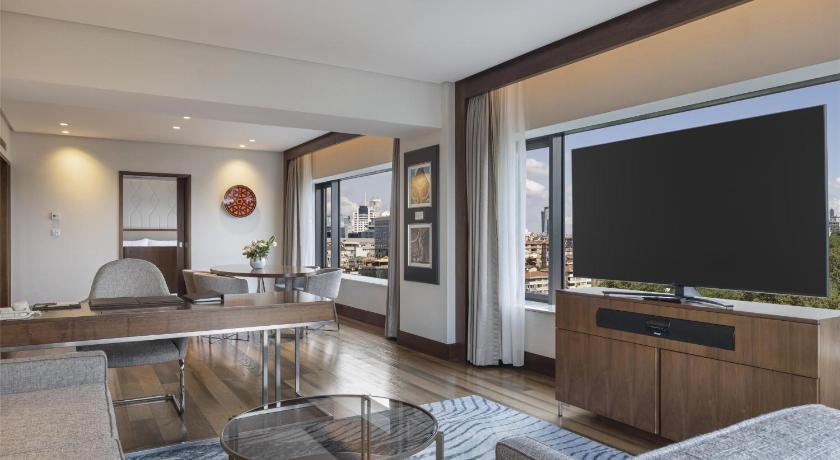 Immagine di Grand Deluxe Bosphorus Suite Lounge Access 6