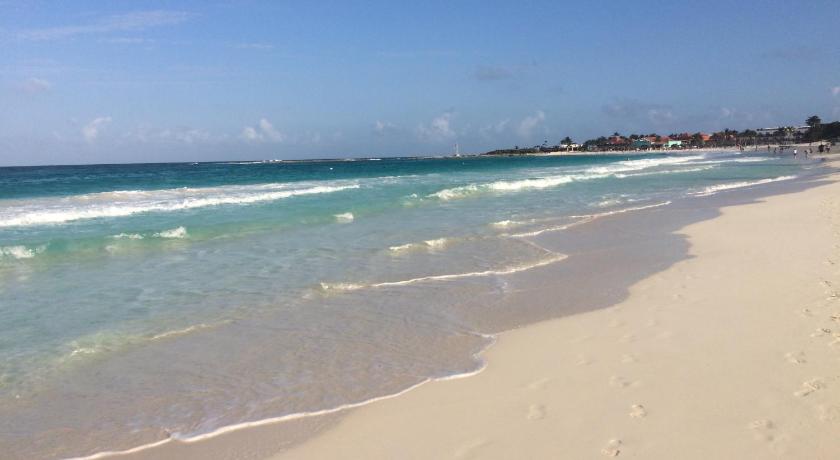 Cancun Beach Aparthotel Brisas photo