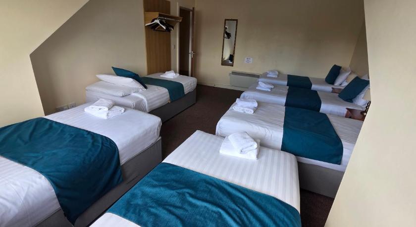 Image of Basic Triple Room 9