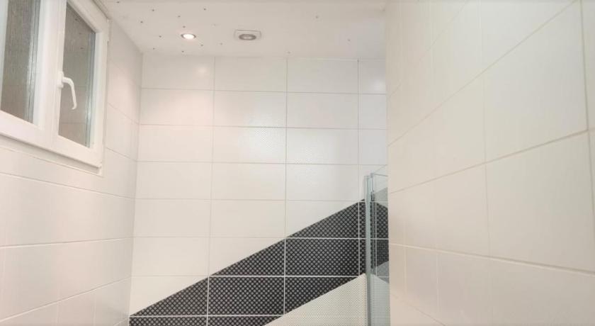 Lookery Apartment Budapest - image 14