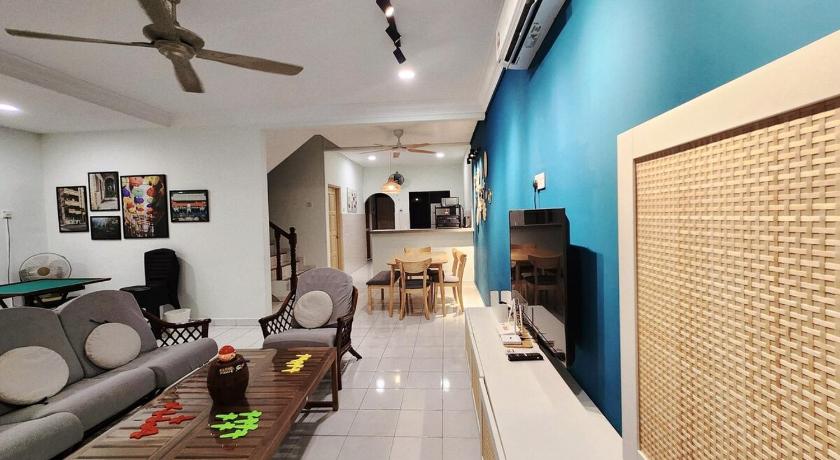 이포 캄풍 쿠차이의 프라이빗 하우스 (m², 침실 4개, 프라이빗 욕실 4개) (Ipoh pasir puteh 4br 15 pax 5min to town) 3성급 게스트하우스 레스토랑