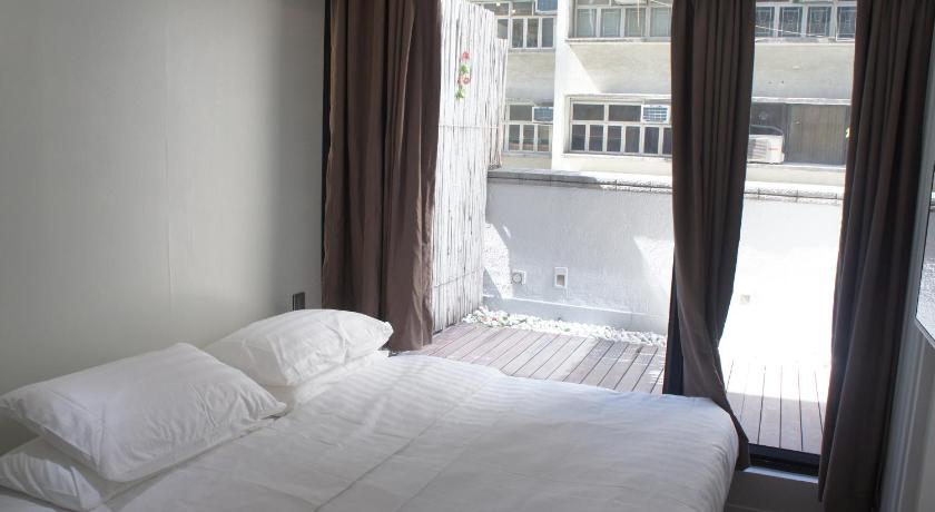 Image of Balcony Queen Room 0