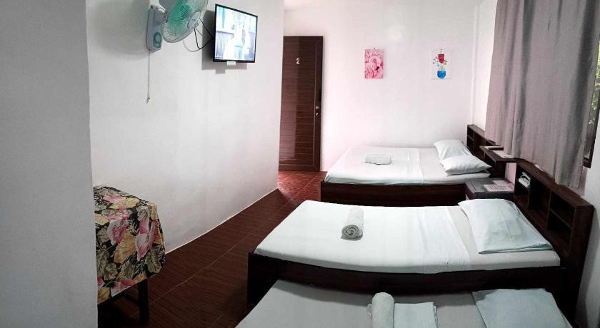 Lola's Lodge - image 18