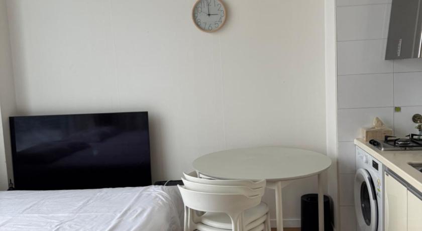 Seoul Alien's cozy loft apartment 2-Star Guesthouse suite