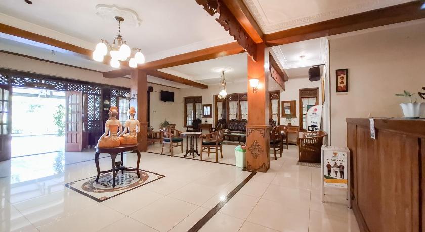 RedDoorz Hotel Tejomoyo Near Bukit Sekipan Tawangmangu – Tawangmanggu, SD
