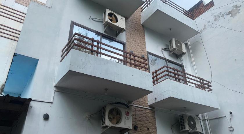 Hotel CZ Inn - image 5