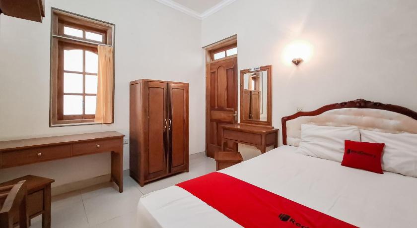 RedDoorz Hotel Tejomoyo Near Bukit Sekipan Tawangmangu – Tawangmanggu, SD