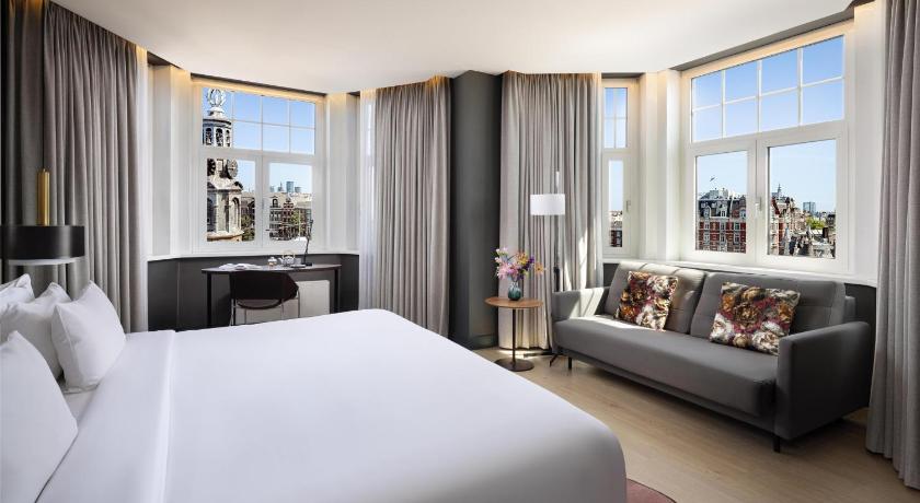 Image of Junior View Suite with Extra Bed (2 Adults + 1 Child) 1