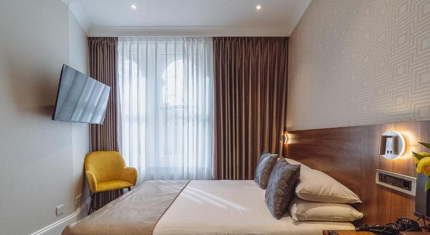 Image of Standard Double with Garden View 6