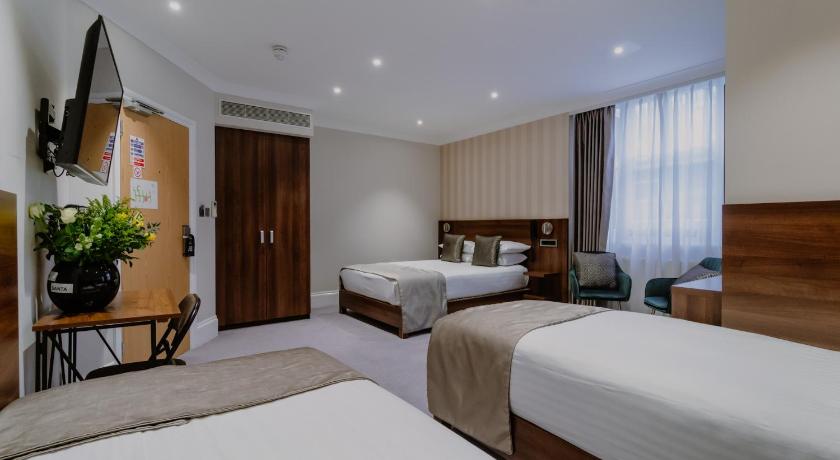 Image of Family Room 0