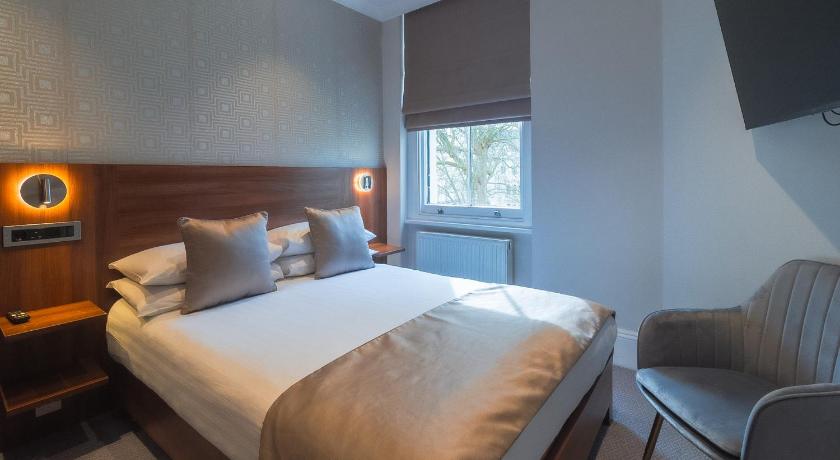 Image of Standard Double 4