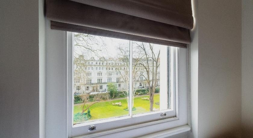 Image of Twin Garden View 13