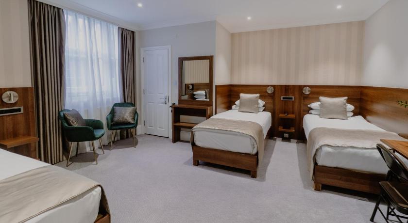 Image of Family Room 1