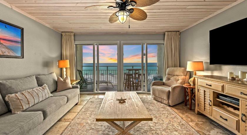 Deja View Beachfront Sunrise Beach Svc Included
