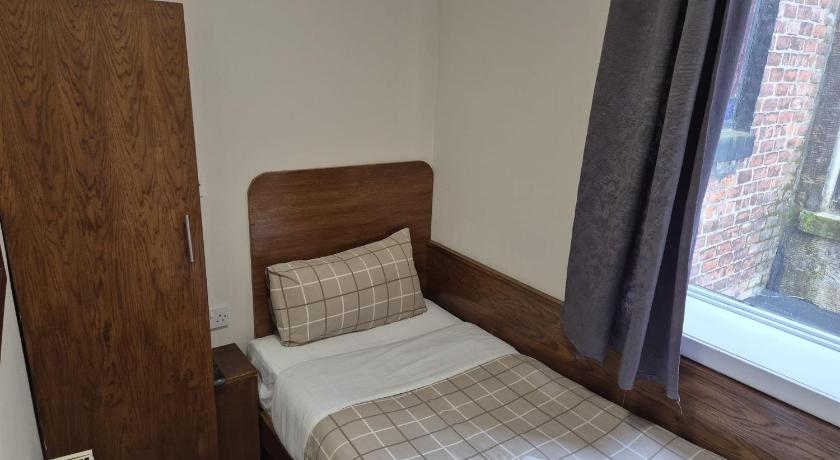 Image of Single Room with Private External Bathroom 0