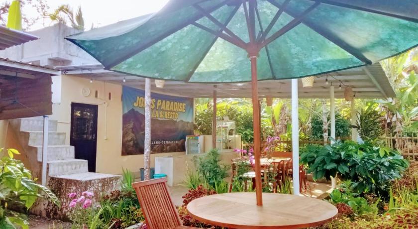 Jon's Paradise Villa and Resto - image 5
