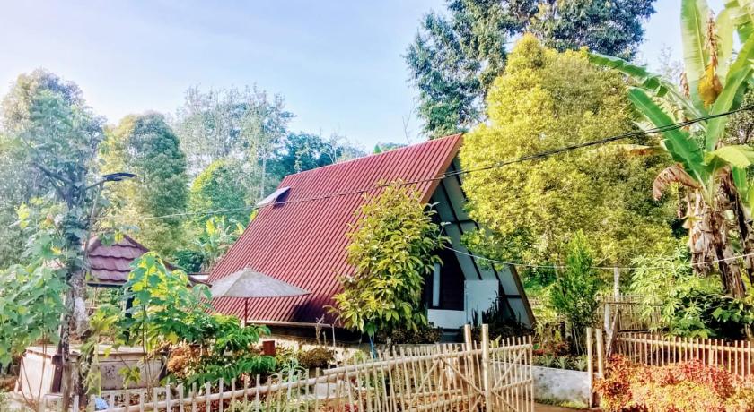 Jon's Paradise Villa and Resto - image 21