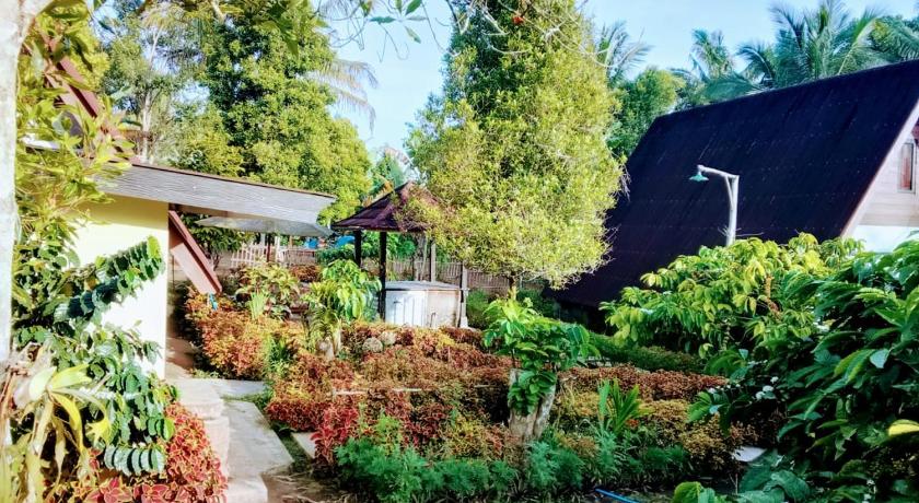 Jon's Paradise Villa and Resto - image 20