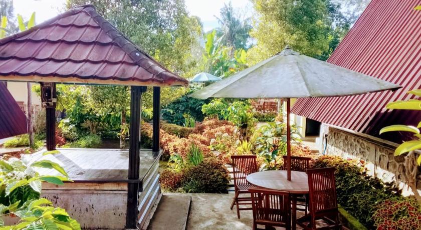 Jon's Paradise Villa and Resto - image 2