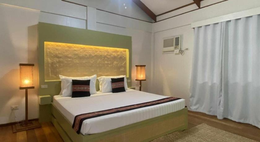 Image of Deluxe Room 8