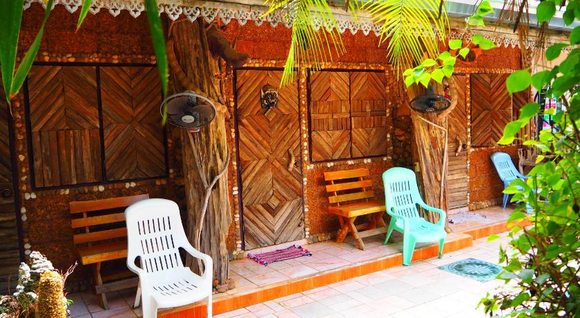 甘烹碧 Three J Guesthouse 2星级 酒店 泳池