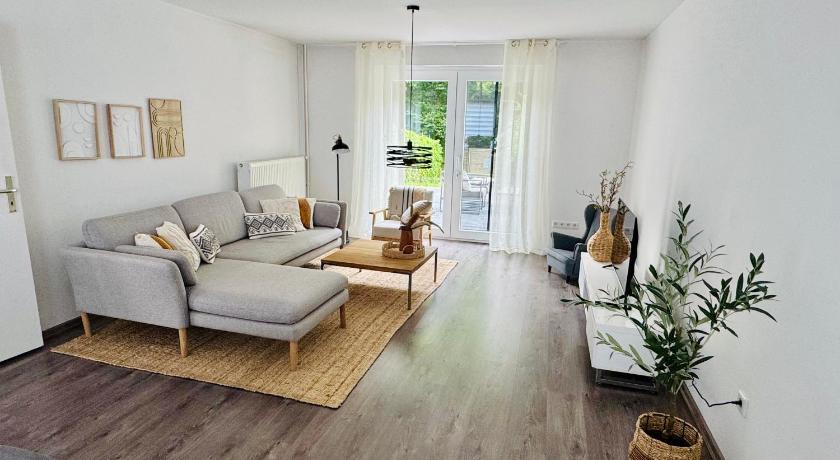 "Casa Nova - Garden Retreat Herford" ruhiges Townhouse mit Garten & Stil nahe Messe Bad Salzuflen