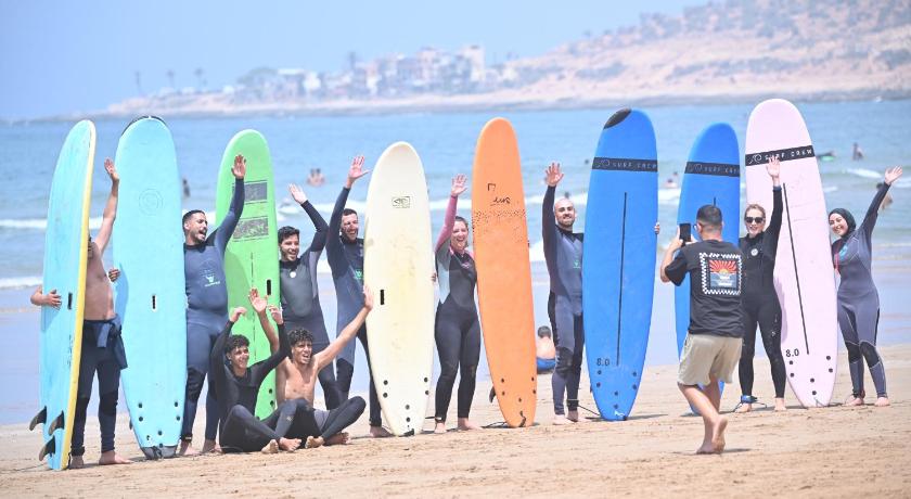 塔加祖特 Arinas Surf Hostel 5星级 酒店 泳池