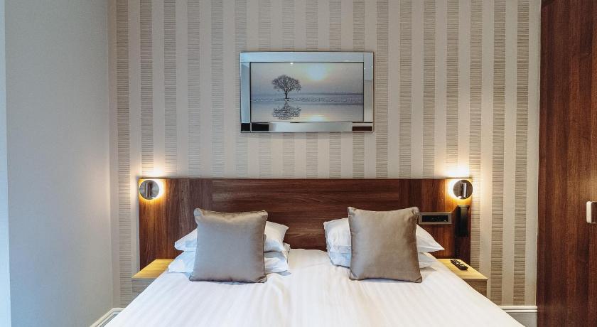 Image of Standard Double 7