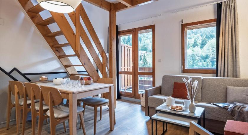 Image of Superior Studio with Mezzanine and Sleeping Alcove (6 People)  - Mountain View 3