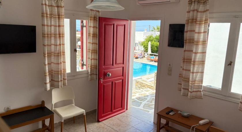รูปของห้องสวีทพร้อมวิวสระว่ายน้ำ (Suite with Pool View) 4