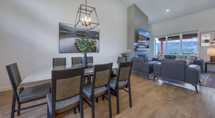 Image of Four-Bedroom Vacation Home 11