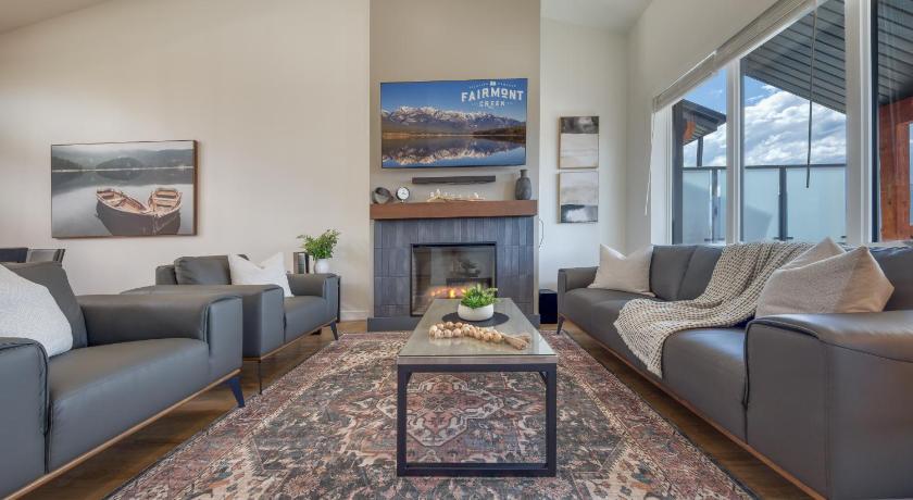 Image of Four-Bedroom Vacation Home 14