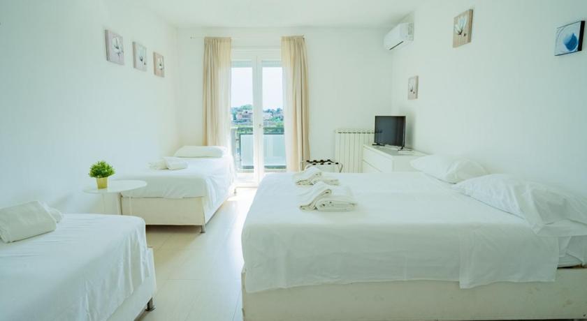 ローマ Isa Fiumicino Airport Residence 3つ星 ホテル スイート