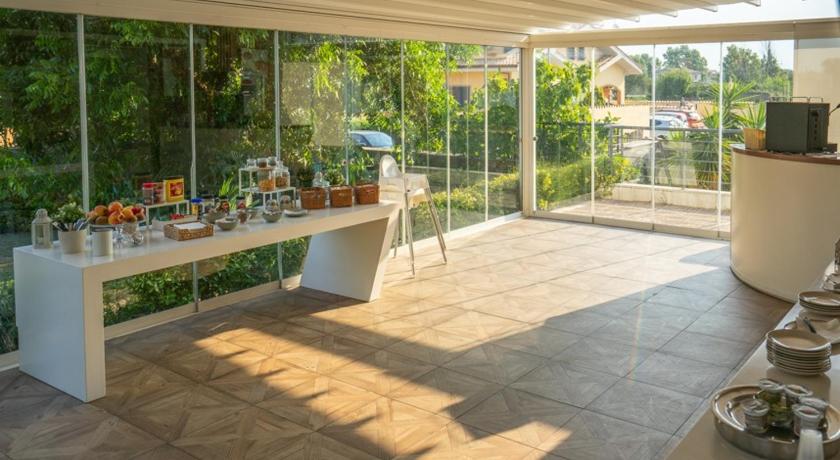 ローマ Isa Fiumicino Airport Residence 3つ星 ホテル 客室