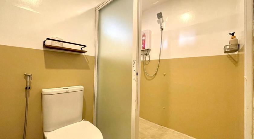 Image of 6-Bed Mixed Dormitory Room 17