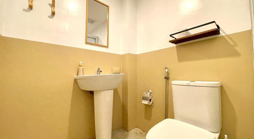 Image of 6-Bed Mixed Dormitory Room 16