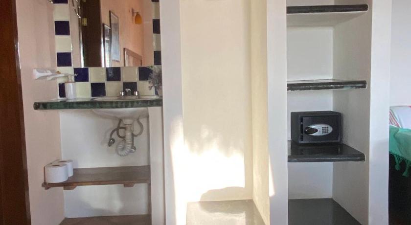 Image of Bungalow with Sea View 12