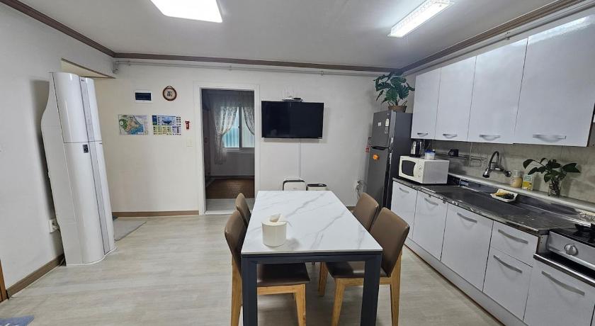 Busan Gwangalli Tahee House Hotel exterior