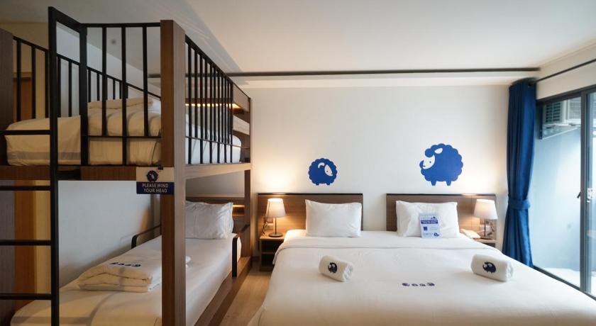 Image of Quadruple Deluxe 3