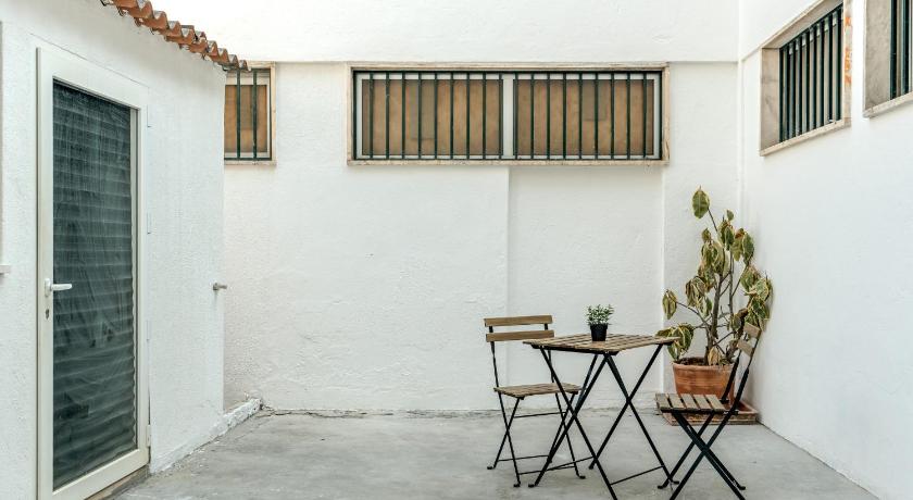 Lisbon ESTRELA HOUSE II by HOMING 3-Star Guesthouse room