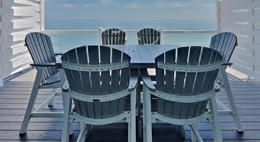 풋 인 베이 (OH) Put-in-Bay Waterfront Condo #104 4성급 숙소 레스토랑